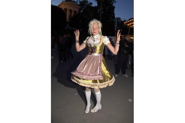 ...Stars und Sternchen gewesen sein, das Oktoberfest geht ja noch ein Weilchen. Vielleicht sieht man ja Ellen von Unwerth no...