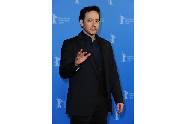 ...wurde es auch bei John Cusack. Seine Stalkerin sei mehrmals unaufgefordert vor seiner Haustür aufgetaucht und habe gedroh...