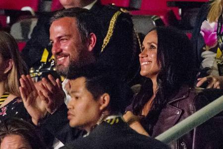 ...schienen auch einer ganz bestimmten Person auf der Tribüne zu gefallen: Meghan Markle, die neben ihrem guten Freund Marku...