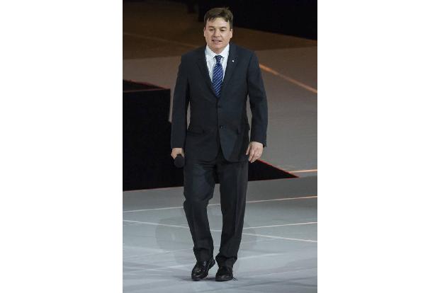 ...lachte Meghan Markle nicht vor lauter Glück, sondern wegen der Rede von Comedian Mike Myers? Beides ist wahrscheinlich. P...