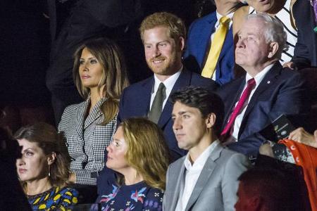 ...hatte an diesem Wochenende aber auch noch mit einer ganz anderen Frau zu tun: Der Royal verbrachte Zeit mit der First Lad...