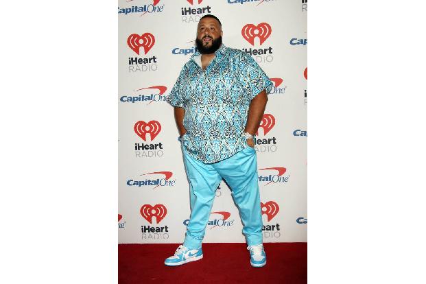 ...kam auch Fast-Namesvetter DJ Khaled daher. Türkis, die neue Farbe der Hip-Hop-Stars? Nicht ganz, denn DJ Khaled war der e...