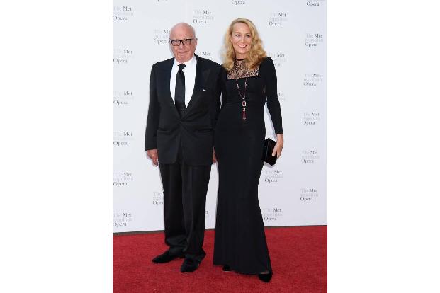 Jedes Jahr zeigen die Stars und Sternchen bei der Met Gala im Metropolitan Museum of Art, dass sie sich modisch was trauen. ... Jedes Jahr zeigen die Stars und Sternchen bei der Met Gala im Metropolitan Museum of Art, dass sie sich modisch was trauen. ...