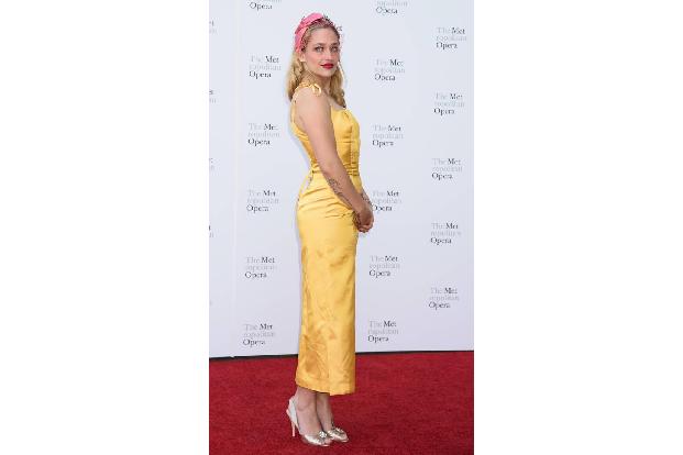 ...wurde es an diesem Montagabend in der Metropolitan Opera mit Jemima Kirke. Die 'Girls'-Darstellerin entschied sich für ei...