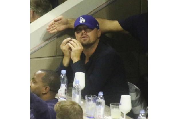 ...saß Ninas Ex Leonardo DiCaprio auch in den Rängen der U.S. Open. Allerdings ohne neue oder alte Modelfreundin, sondern ga...