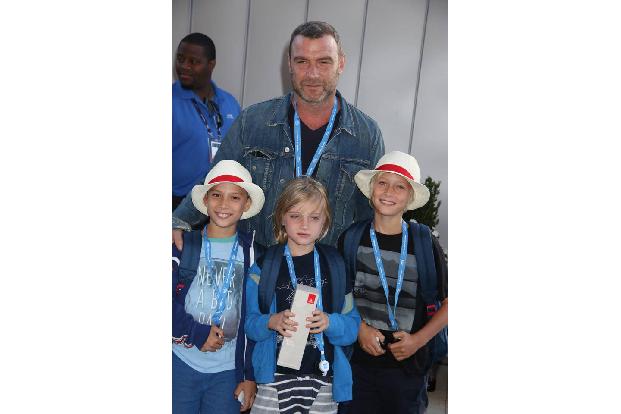 ...nutzte ebenfalls Liev Schreiber, um etwas Quality-Time mit den jüngsten seiner Familie zu verbringen. Einer, der allerdin...