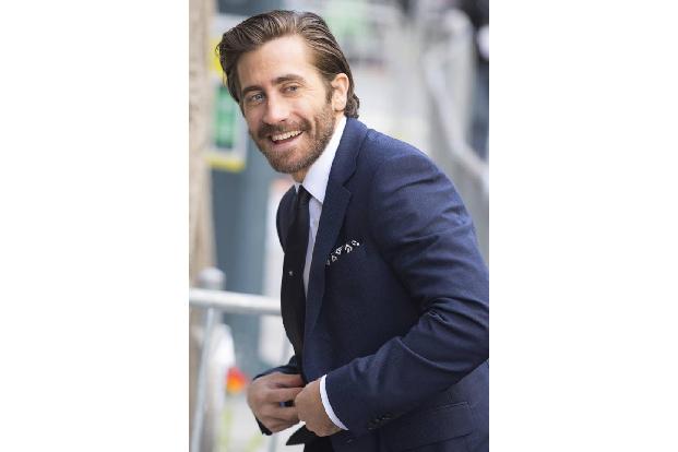 ...Jake Gyllenhaal ist wahrlich ein schöner Mann, doch das hat er auch seinem Bart zu verdanken, der ihm den nötigen Sex-App...