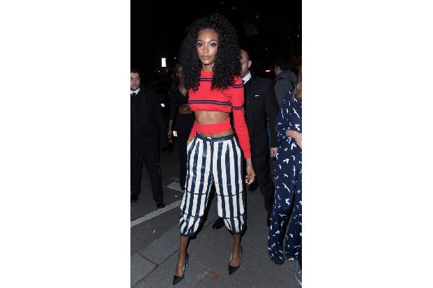 ...wenn man nicht unbedingt mit der Figur eines Topmodels wie Jourdan Dunn gesegnet ist, sollte man wohl von diesem Outfit d...