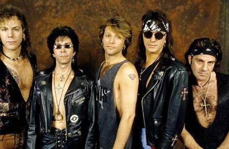 ...war mit 'These Days', 'Crush', 'Have a Nice Day' und 'The Circle' an der Spitze der Albumcharts. Wer zählen kann, weiß je...
