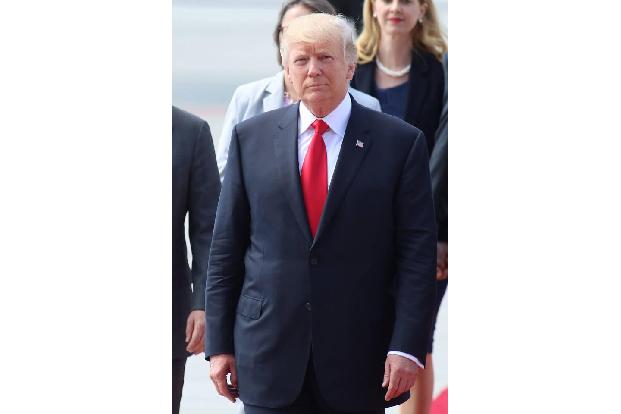 ...sich US-Präsident Donald Trump aufhielt, um Heather Heyer zu gedenken. Daraus wurde aber eine lautstarke Demo. Was war ab...