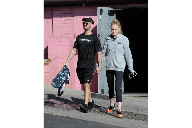 ...hat sich Sophie Turner aka Sansa Stark nicht nur Popstar Joe Jonas geangelt, die junge Schauspielerin ist die neue Jean G...