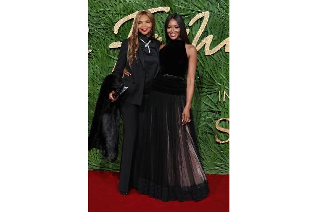 ...gutes Aussehen in den Genen liegen, konnte man an Naomi Campbell und ihrer Mutter Valerie Morris sehen, die anscheinend i...