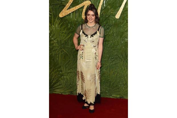 ...manchmal ein paar Jahre braucht, um zu reifen, wird man hoffentlich bei Maisie Williams sehen. Der Ansatz war gut, die Um...
