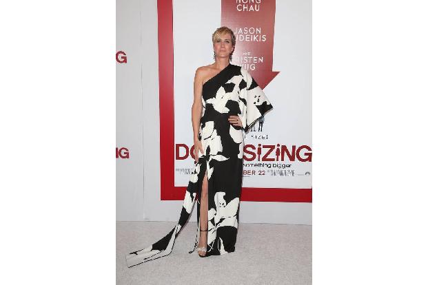 Kristen Wiig war definitiv einer der stylishsten Stars des Abends! Für die Premiere von 'Downsizing' in Kalifornien hatten s... Kristen Wiig war definitiv einer der stylishsten Stars des Abends! Für die Premiere von 'Downsizing' in Kalifornien hatten s...