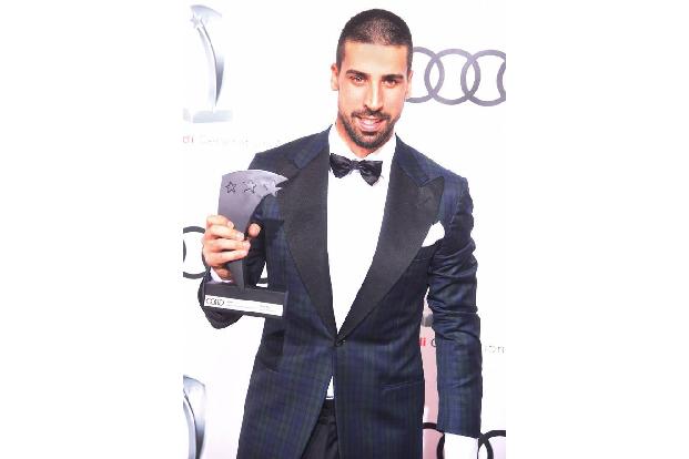 ...Sami Khedira hingegen gewann den Preis in der Kategorie 'Charity'. Mit seiner Sami Khedira Stiftung unterstützt er benach...