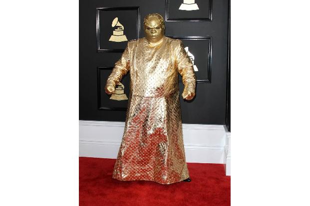 ...die Sci-Fi-Reihe 'Star Wars' ist auch aktuell wieder in aller Munde. Aber musste Sänger CeeLo Green deshalb bei den Gramm...
