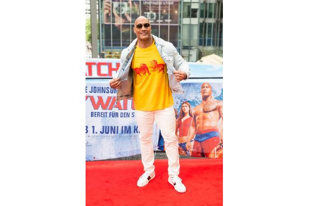 ...dritten Mal wird er Vater, drei Filme kamen dieses Jahr mit dem Ex-Wrestler raus. Neben 'Jumanji' zeigte er seinen beeind...