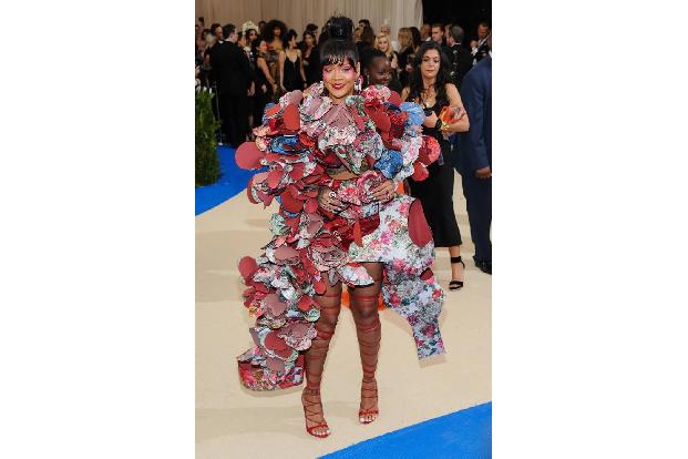 ...Look bei der diesjährigen Met Gala sorgte wohl für das meiste Aufsehen - allerdings gehörte Rihanna auch zu den wenigen, ...