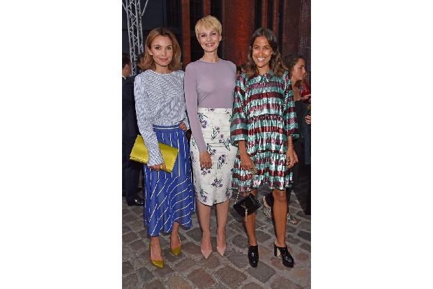 ...zeigte sich in Form dieses schicken Trios: Schauspielerin Nadine Warmuth und die beiden Moderatorinnen Susan Atwell und R...