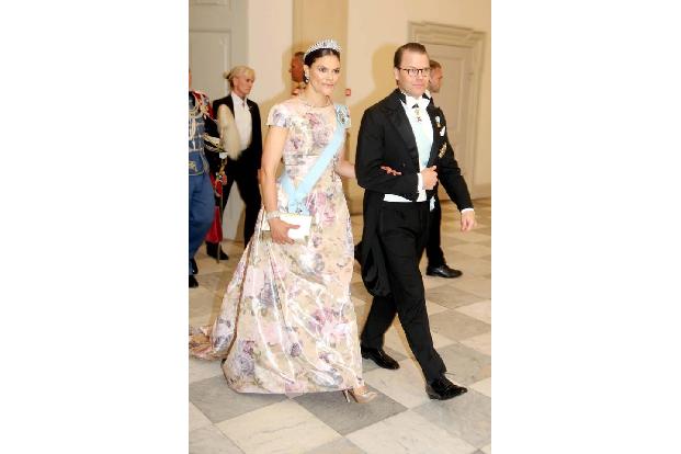 …nicht nach Afrika, dafür aber auf die Insel Französisch-Polynesien reisten Kronprinzessin Victoria von Schweden und ihr Dan...