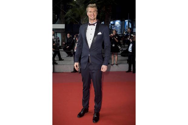 ...schlüpft übrigens der Finne Joonas Suotamo ins Wookiee-Kostüm. Auf der Cannes-Premiere durfte er aber sein wahres Gesicht...