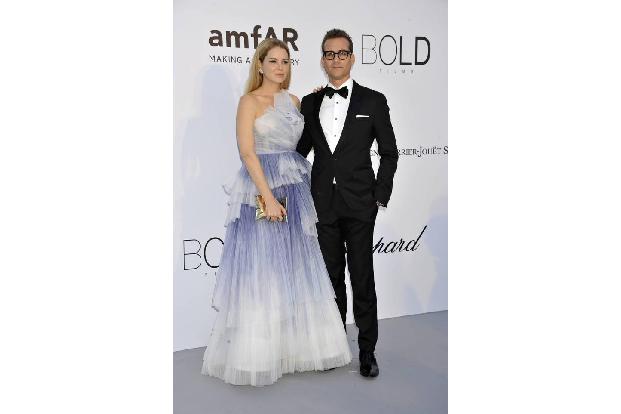 ...zur königlichen Hochzeit in London schaute 'Suits'-Star Gabriel Macht an der Seite seiner Frau Jacinda Barrett vorbei. Di...