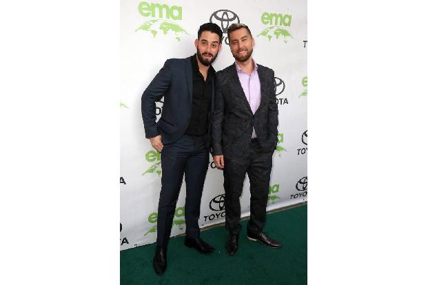 ...Liebe für Umwelt-Themen stellte Ex-N*SYNC-Sänger Lance Bass auch die zu seinem Ehemann Michael Turchin zur Schau. Auf dem...