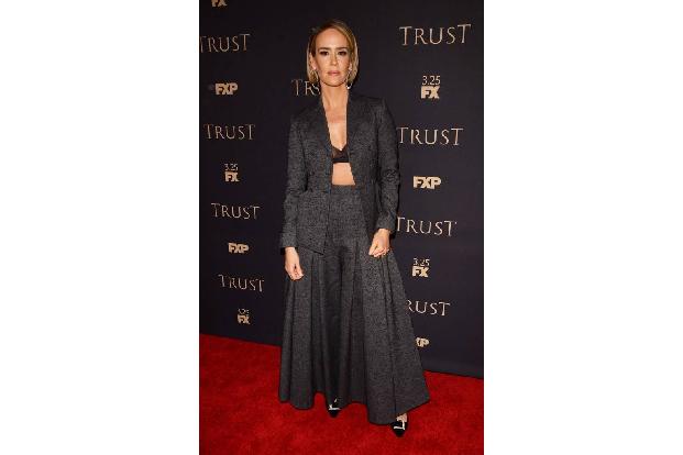 So schön und doch ein so ernster Blick? Hollywood-Star Sarah Paulson scheint nicht so begeistert vom Alter zu sein. So schön und doch ein so ernster Blick? Hollywood-Star Sarah Paulson scheint nicht so begeistert vom Alter zu sein.