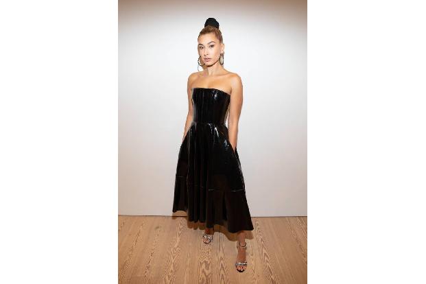 Hailey Baldwin ist mit Shawn Mendes zusammen! Das meinte jedenfalls die Gerüchteküche, nachdem die beiden auf der MET-Gala 2... Hailey Baldwin ist mit Shawn Mendes zusammen! Das meinte jedenfalls die Gerüchteküche, nachdem die beiden auf der MET-Gala 2...