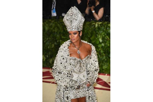 ...Rihanna zusammen, die sich aber mit Gerüchten herumschlagen musste, sie habe mit Lewis Hamilton angebandelt. Schnell gab ...