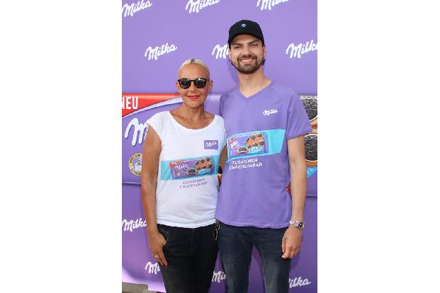 ...mussten Promis wie Natascha Ochsenknecht und ihr Sohn Jimi Blue neben mehreren Kollegen vollen Körpereinsatz zeigen. Für ...