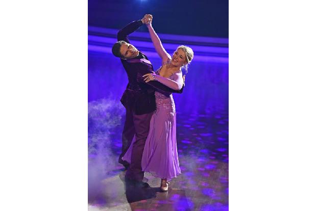 ...Iris Mareike Steen legt zusammen mit Christian Polanc sowohl einen Quickstep zu 