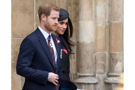 Wenn Prinz Harry und Meghan Markle am 19. Mai vor den Traualtar treten, vereinen sich zwei Welten: Der britische Thronfolger... Wenn Prinz Harry und Meghan Markle am 19. Mai vor den Traualtar treten, vereinen sich zwei Welten: Der britische Thronfolger...