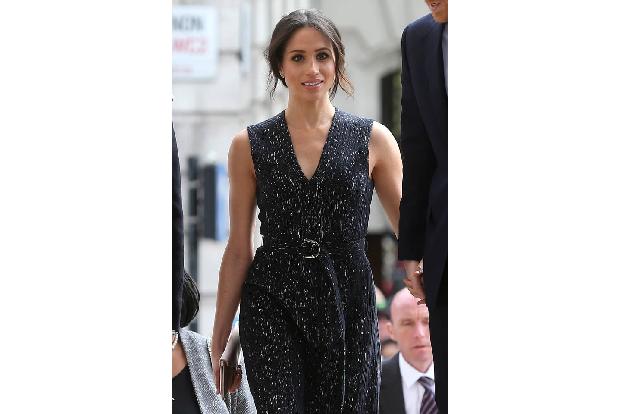 ...als er seine Verlobung mit Meghan Markle bekannt gab. Die ehemalige Schauspielerin könnte nach der Hochzeit mit Prinz Har...