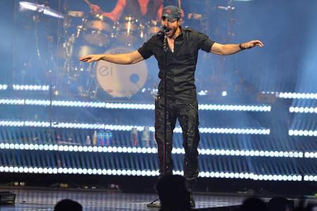 ...treiben auch Enrique Iglesias. Zwar lebt der Sänger heutzutage in Florida, doch er wurde in der spanischen Hauptstadt Mad...
