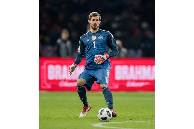 Der 1990 geborene Kevin Trapp steht seit 2015 bei Paris Saint-Germain unter Vertrag. Der Merziger wird bei der diesjährigen ... Der 1990 geborene Kevin Trapp steht seit 2015 bei Paris Saint-Germain unter Vertrag. Der Merziger wird bei der diesjährigen ...