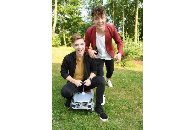 ...die Lochis: Die Zwillingsbrüder Heiko und Roman versprühen schließlich nicht nur auf YouTube gute Laune, sondern auch übe...