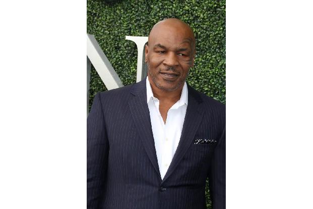 ...Mike Tyson aber eher langweilig, denn er legte sich einen Tiger zu, mit dem er nicht nur zu Hause spielt, sondern auch im...