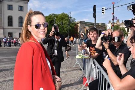 ...in Berlin viel Zeit zum Posieren und auch für ihre Fans. Apropos Zeit: Im Grunde war das Kultur-Spektakel schlecht getimt...