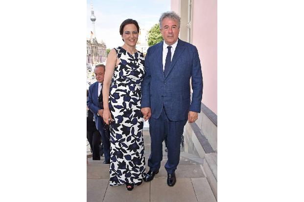 ...kam Schauspielerin Martina Gedeck in Begleitung ihres Lebensgefährten Markus Imboden in die Staatsoper Unter den Linden. ...