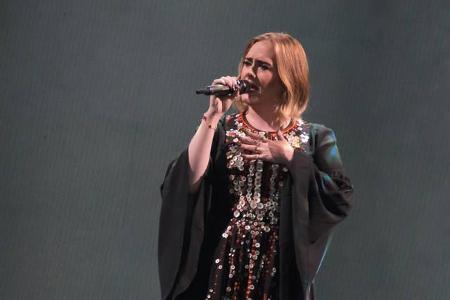 ...Streit mit Adele einbringen, deren Herz für Arsenals Erzrivalen Tottenham Hotspurs schlägt. Aus gutem Grund, schließlich ...