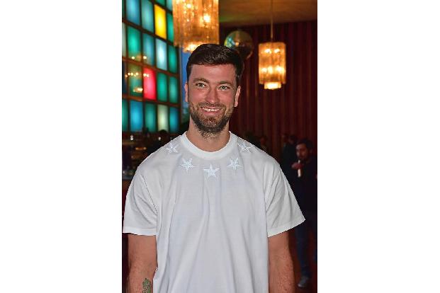 ...genau wie Rapper Marteria einem Club aus seiner Heimatstadt die Treue. Der Rostocker ist lebenslanger Anhänger des FC Han...