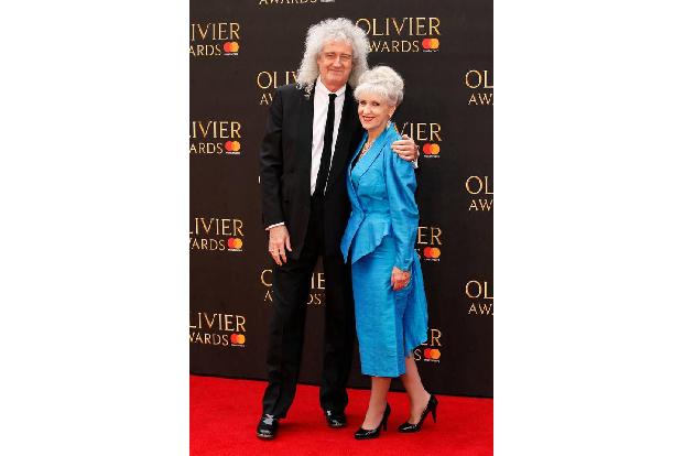 ...Brian May, der Gitarrist der Altrocker-Band 'Queen', hier zu sehen mit seiner Frau Anita Dobson. Der Musiker hatte sich m...