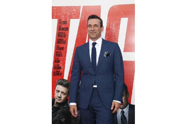 ...präsentierte sich Jon Hamm auf dem roten Teppich - eindeutig hat ihm der Dreh zu der rasanten Komödie viel Spaß gemacht. ...