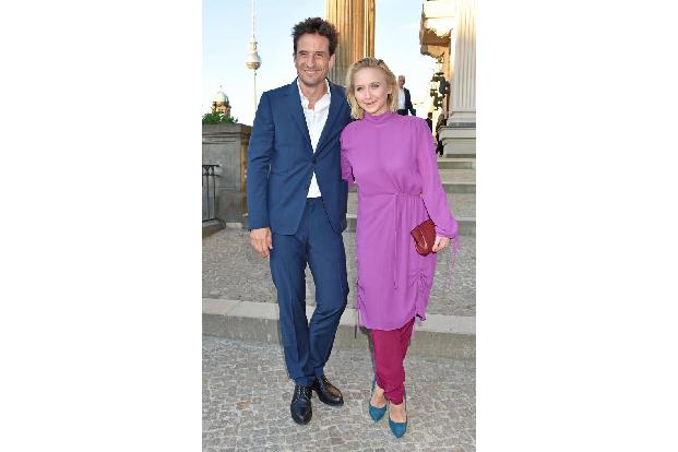 ...Oliver Mommsen und seine Kollegin Anna-Maria Mühe, die sich farblich hervorragend ergänzten, als hätten sie sich abgespro...