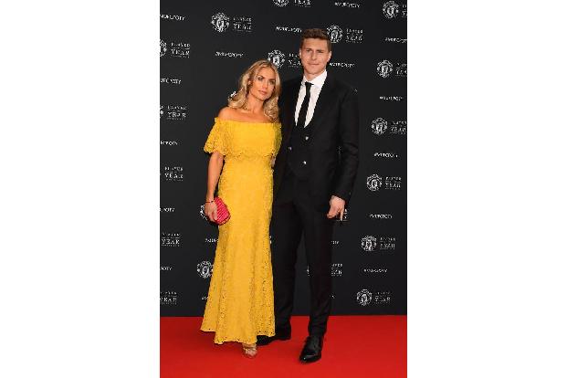 …Maja Nilsson und der schwedische Verteidiger Victor Lindelöf haben den Weg vor den Traualtar noch nicht geschafft, aber was...