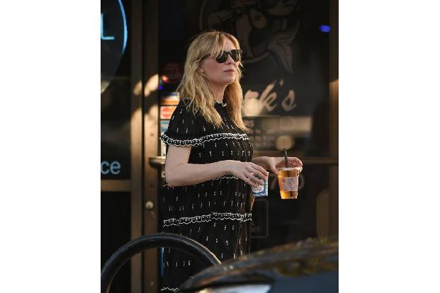 ...eine Babykugel ist einfach das schönste Accessoire – Kirsten Dunst ist der Beweis!
