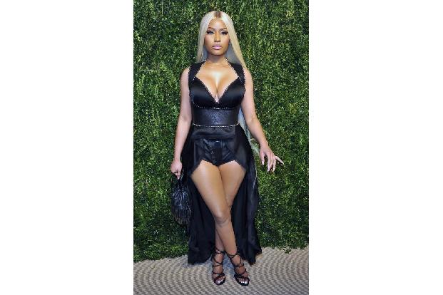 ...für ihre Musik wurde Nicki Minaj bereits des Plagiats bezichtigt, sondern auch für ihre Perücken, die sie über ihre Homep...