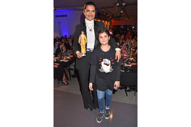 ...Leyla Piedayesh sorgte dann auch direkt dafür, dass die nächste Generation an starken Frauen bereitsteht, und brachte ihr...