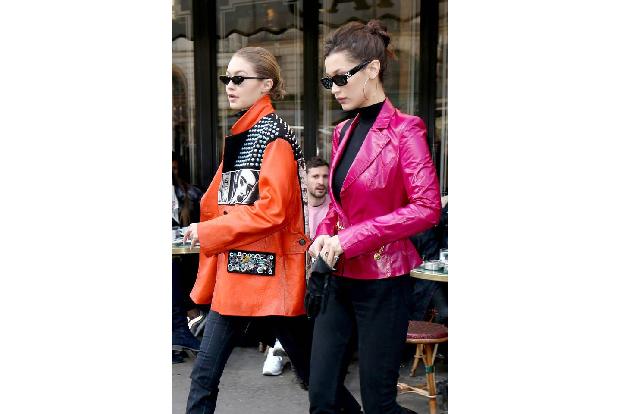...findet Gigi Hadid Trost bei ihren Freunden und vor allem bei ihrer Schwester Bella. Auch ein wenig Ablenkung tut ihr gut:...